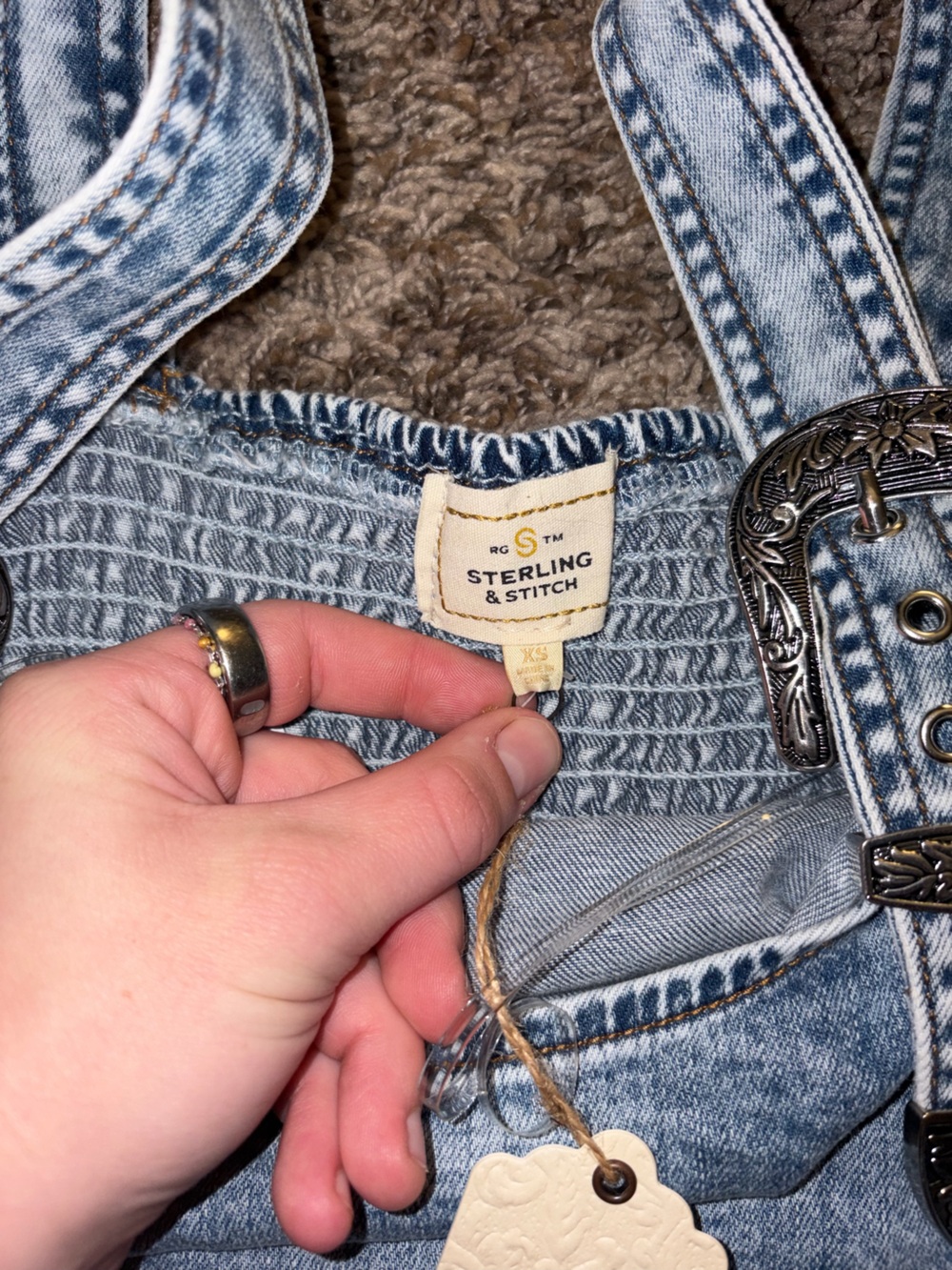 Buckle Tank Top - Picture 3 of 4